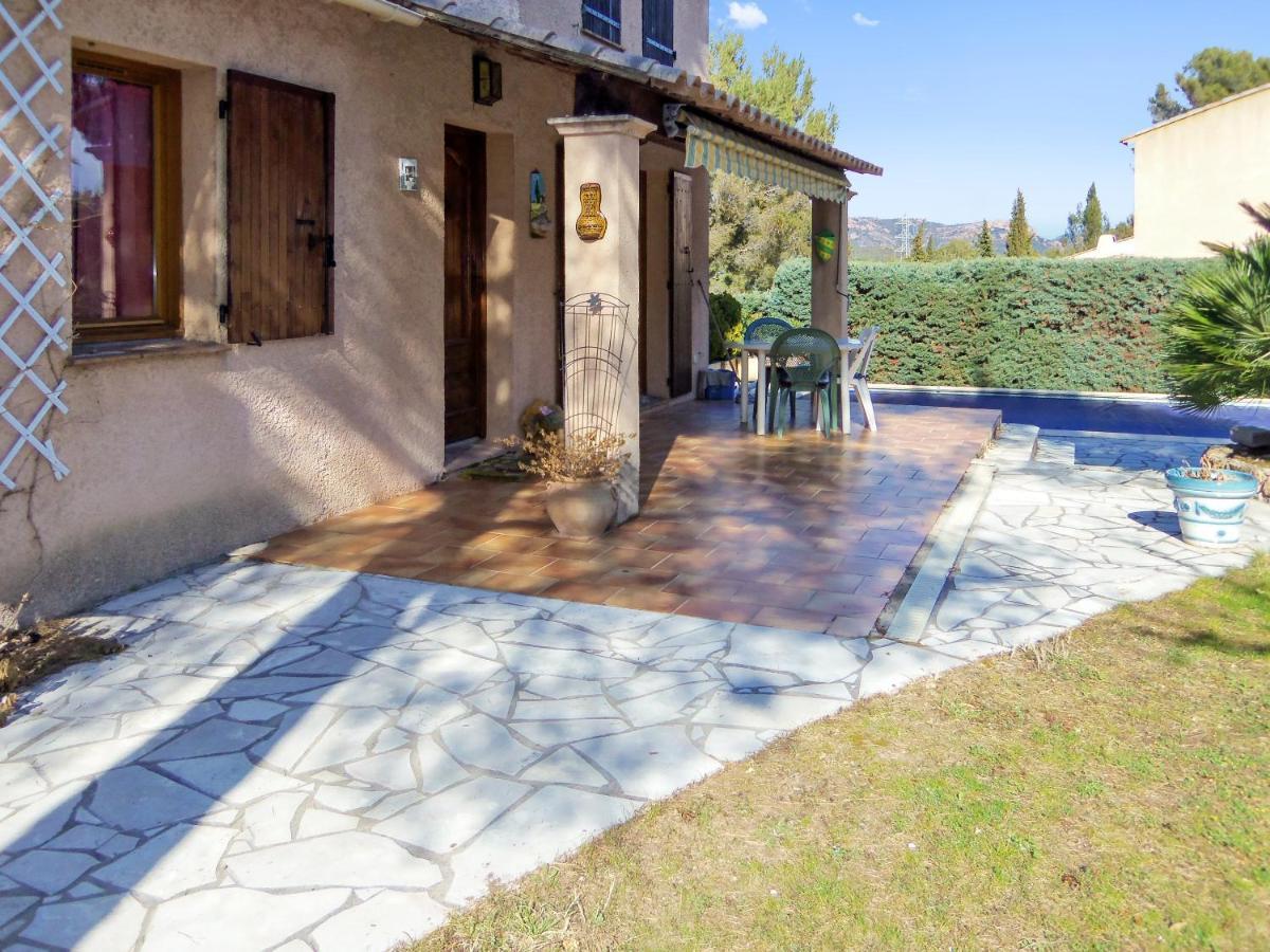 Villa Avec Piscine A Saint-Raphael Et Vue Sur La Montagne Exterior photo
